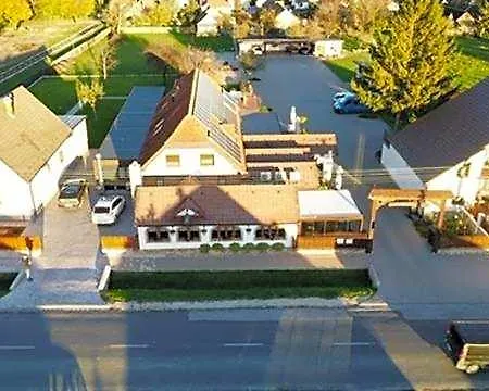 Kukorica Csarda 2 3* Balatonmáriafürdő