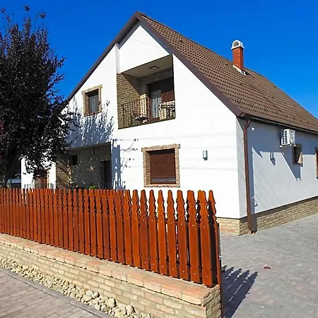 Kukorica Csarda 2 3* Balatonmáriafürdő